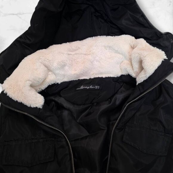 Black Hooded Vest Size 3XL - Picture 3 of 6